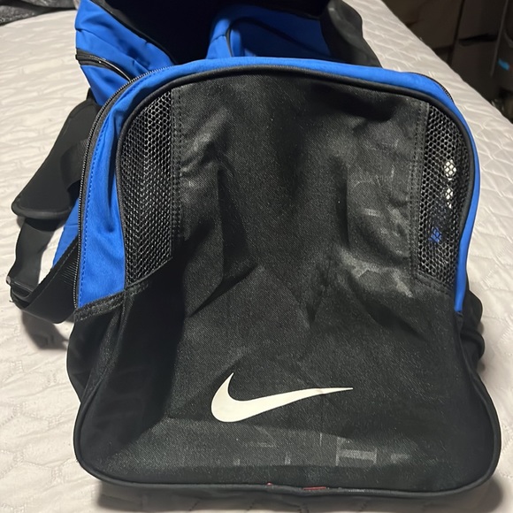 2.5 ft x 1 ft Nike gym bag